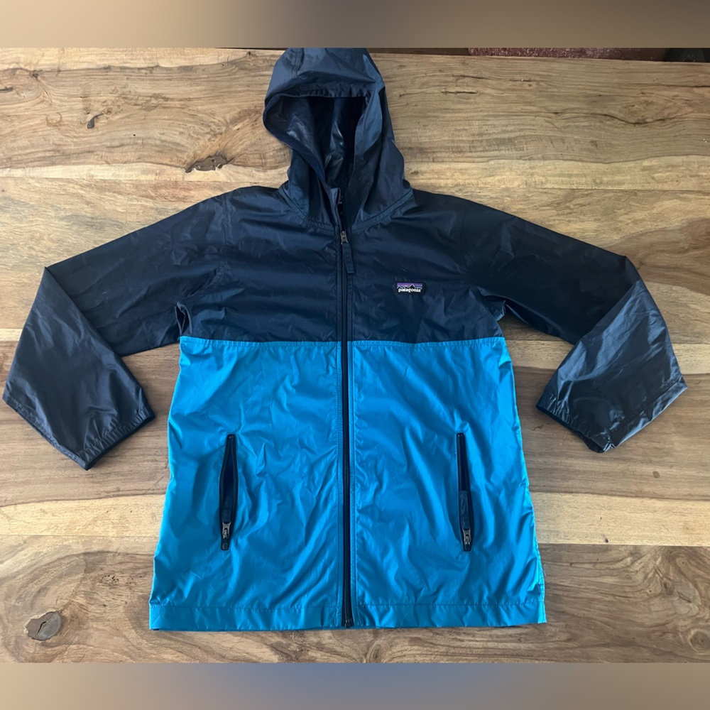Patagonia boys Blue and navy Hooded windbreaker Jacket size Medium 10